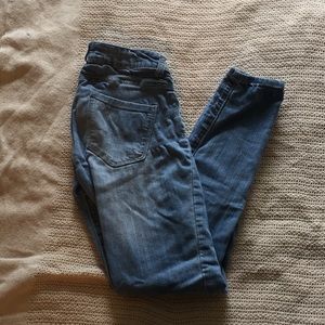 light wash skinny jeans